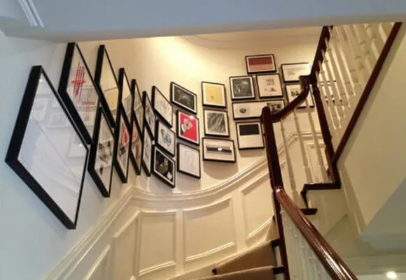 Art Gallery around the Stairs